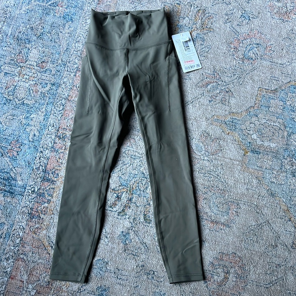 Lululemon wunder train tight with pockets